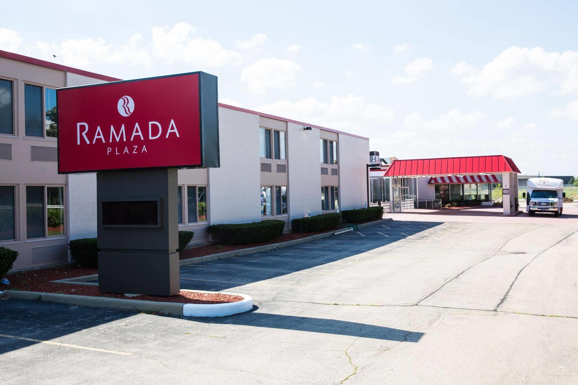 Ramada Plaza By Wyndham Chicago North Shore Wheeling Exterior photo